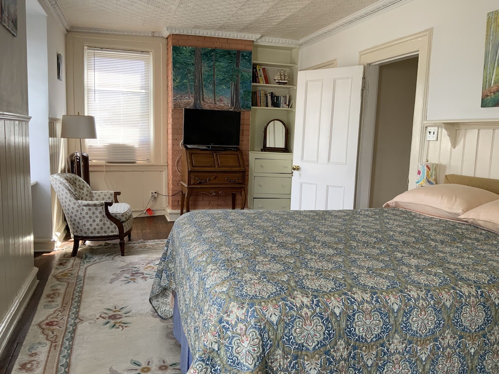 Classic Suite, 1 Queen Bed photo 1