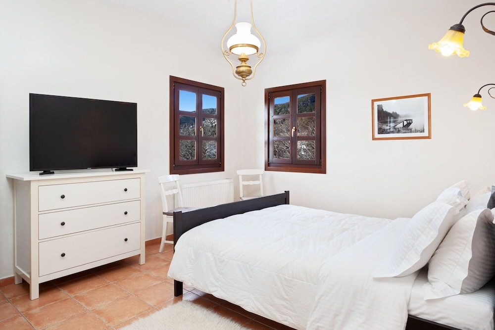 Family Apartment, 2 Bedrooms - Photo 4