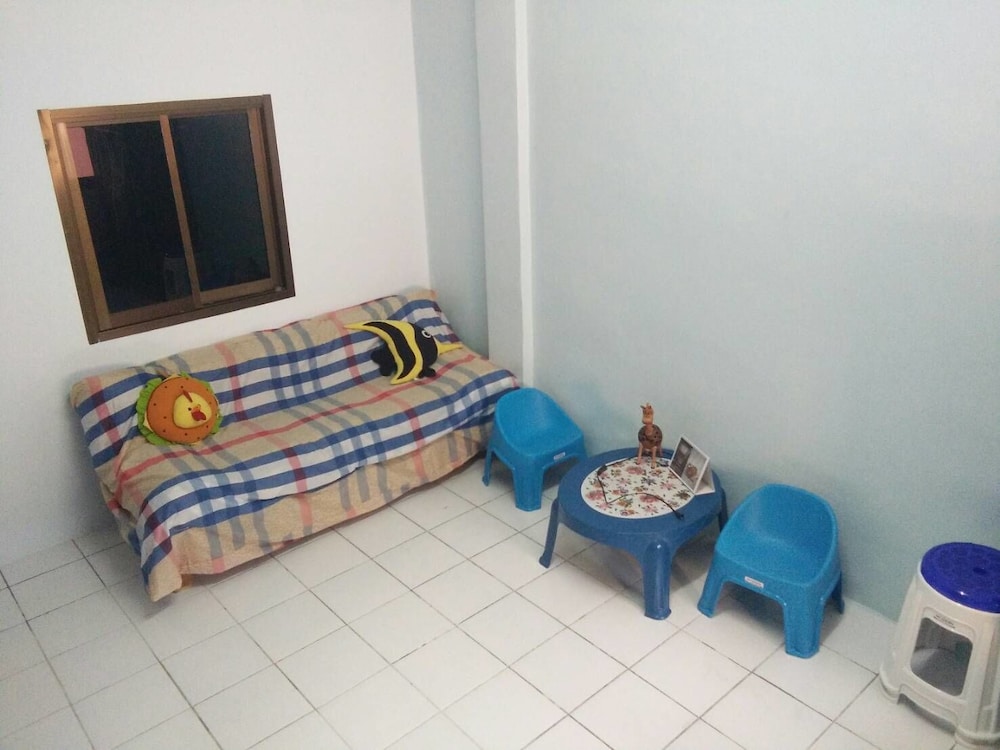 Family Room photo 3