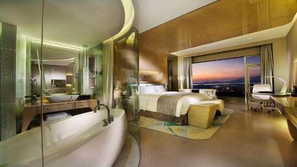 Executive Room, 1 King Bed, Bay View (Executive Deluxe)