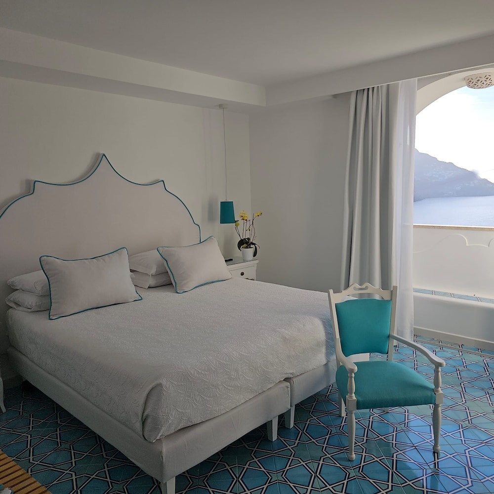 Standard Double or Twin Room, 1 Bedroom, Air conditioning, Sea View - Photo 4