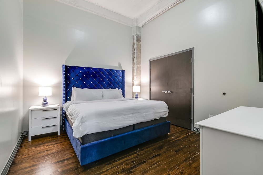 Signature Apartment, 2 Bedrooms, 2 Bathrooms, City View photo 3