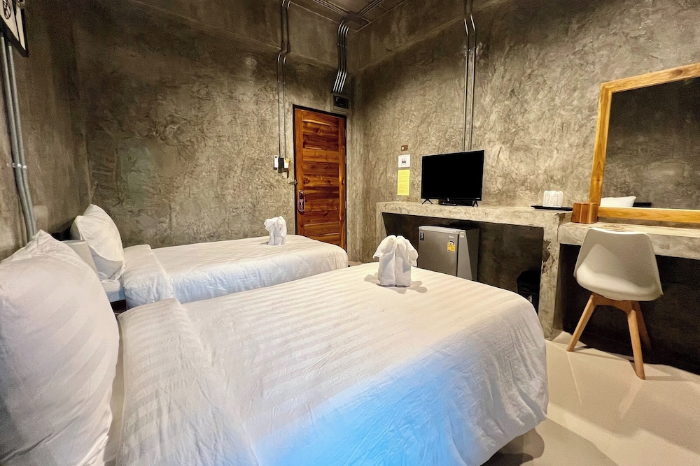Standard Twin Room - Photo 4