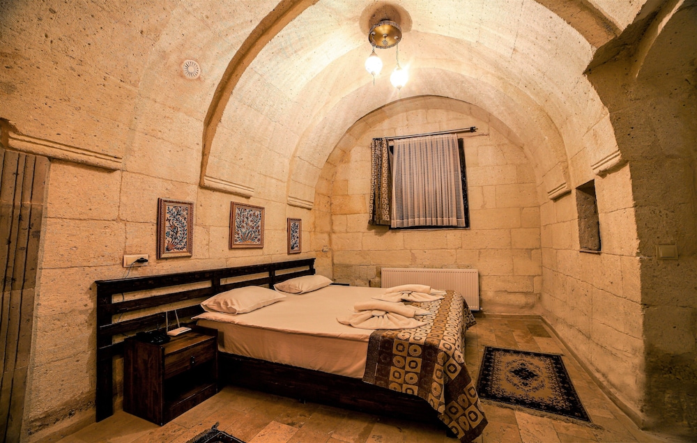 Premium Suite, Jetted Tub (Triple) - Photo 5