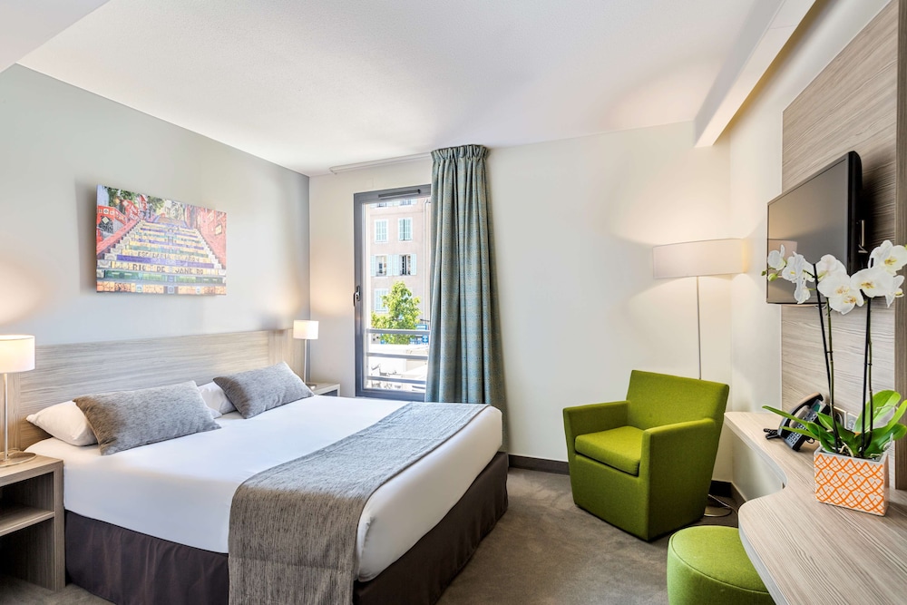 Superior Room, 1 King Bed, Non Smoking (Twin bed on request) - Photo 2