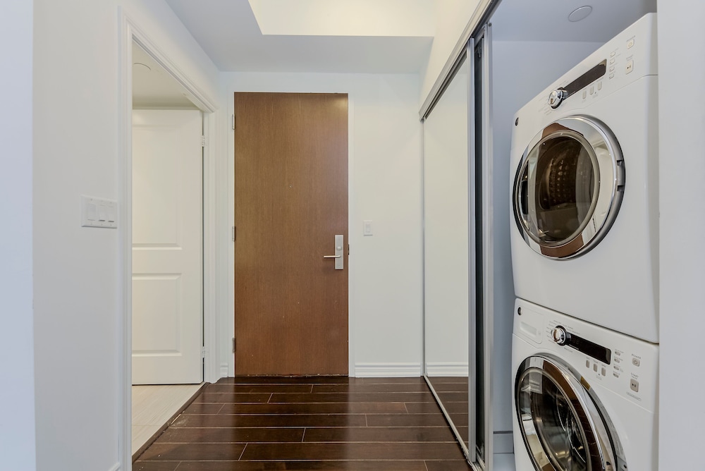 Downtown Toronto 2 Bedroom 2 Bath Suite Near Business District, U of T, Hospital, Foto 11