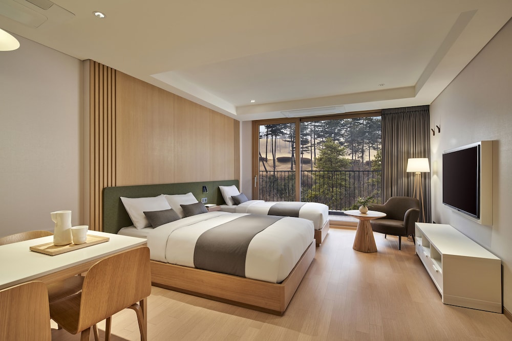Deluxe Family Twin Room