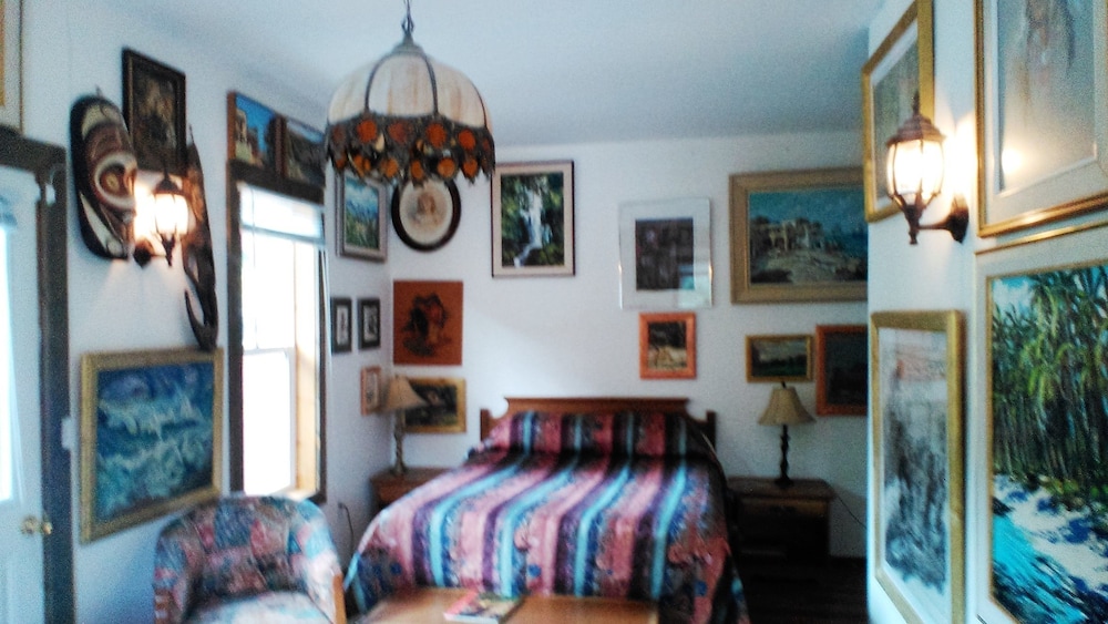 Comfort Suite, 1 Queen Bed with Sofa bed, Balcony photo 3