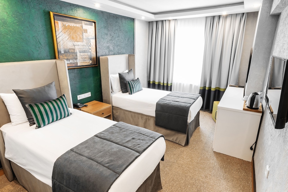 Standard Double or Twin Room photo 1