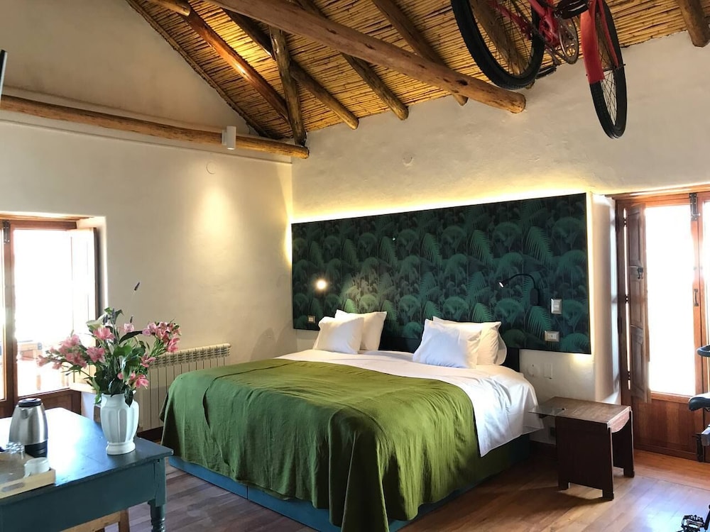 Design Room, Multiple Beds, Kitchenette, Mountain View