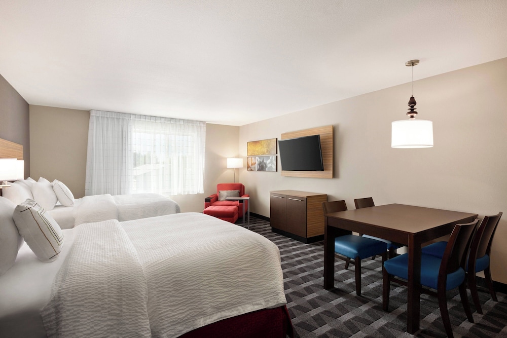 Studio, 2 Queen Beds (Mobility/Hearing Accessible, Tub) photo 1