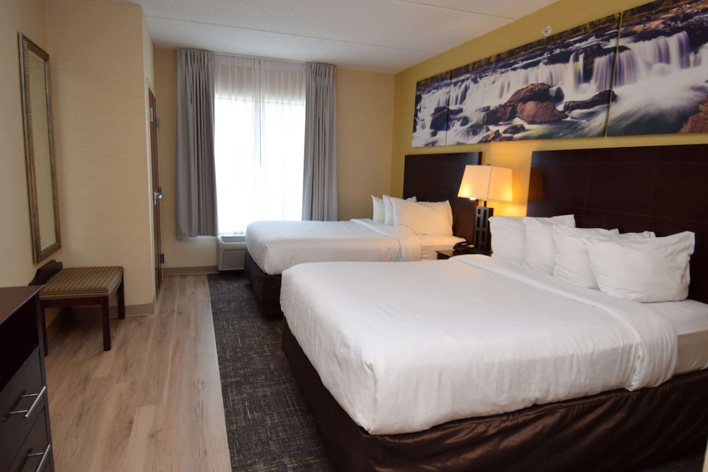 Deluxe Suite, 2 Queen Beds