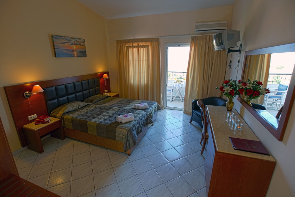 Standard Double or Twin Room, 1 Bedroom, Sea View photo 1