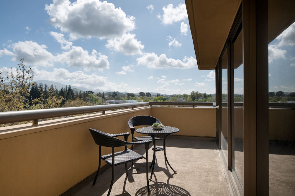 Suite, 1 Bedroom - Photo 4