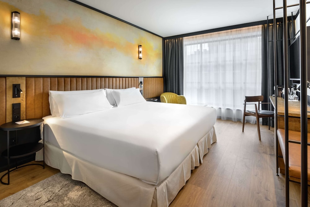 Deluxe Room - Photo 1