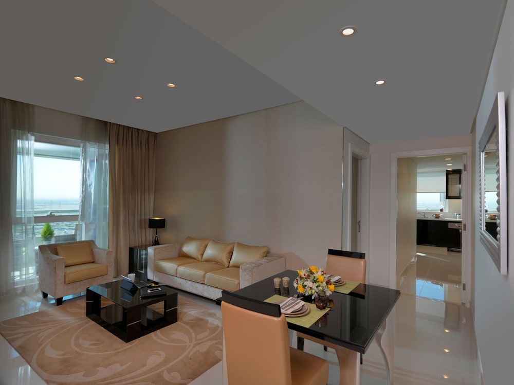 Suite, 2 Bedrooms (Downtown view) thumbnail 5