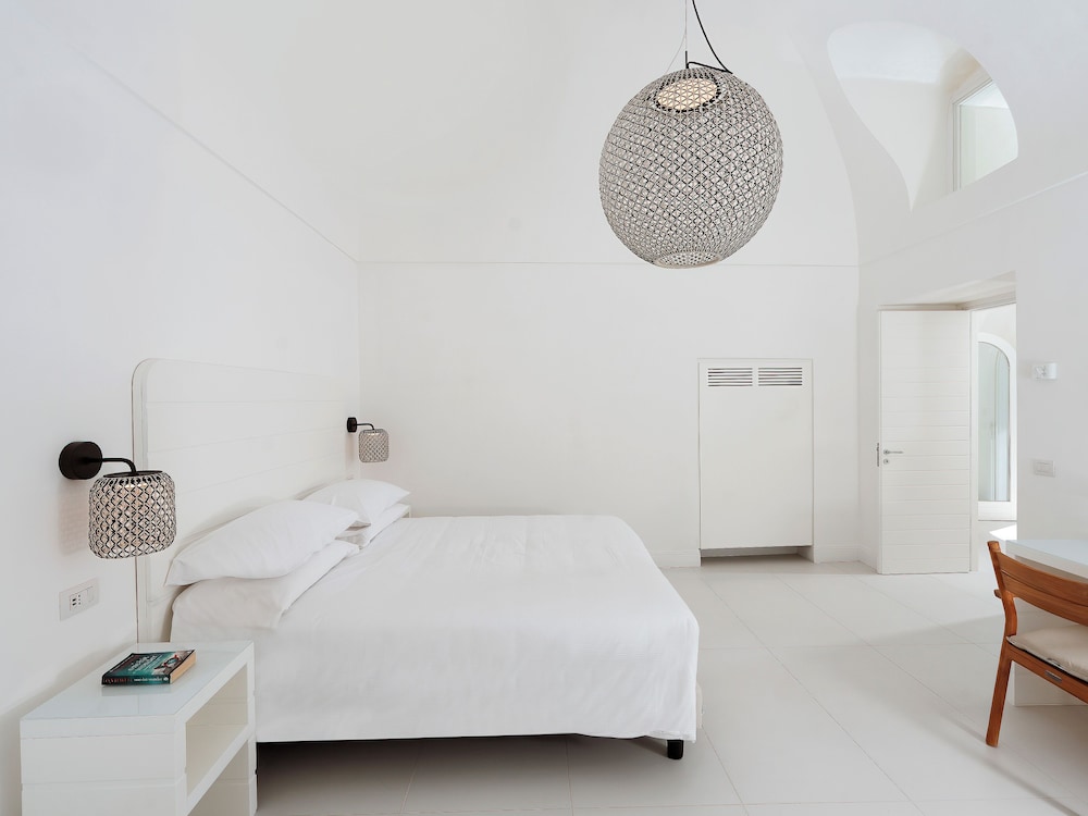 Exclusive Suite, 2 Bedrooms - Photo 5