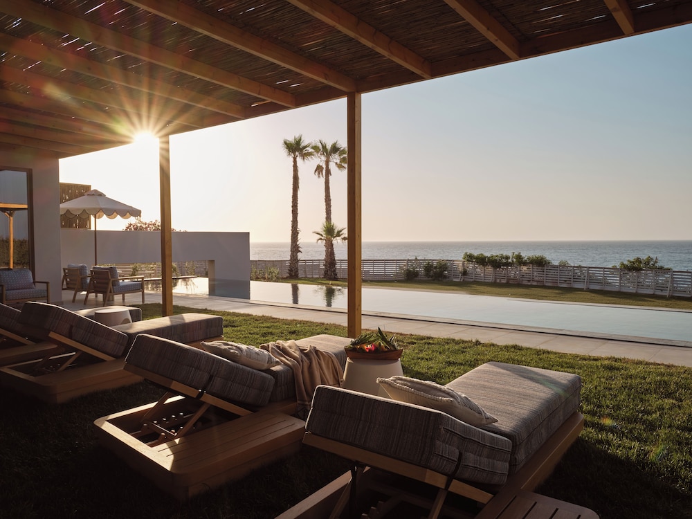 Azure Residence photo 3