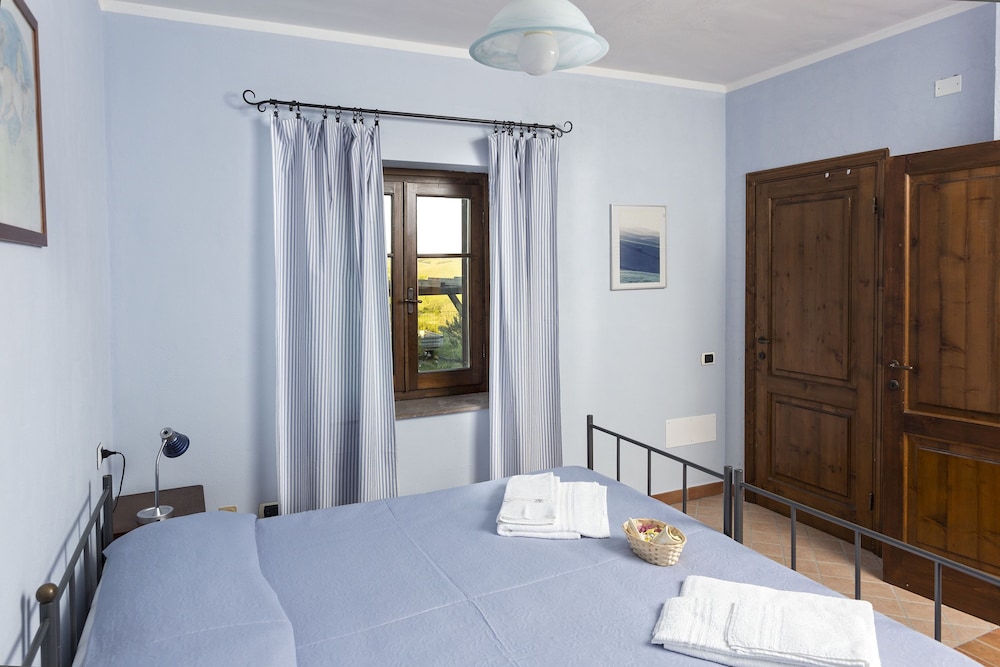 Classic Double Room, Hill View, Annex Building photo 3