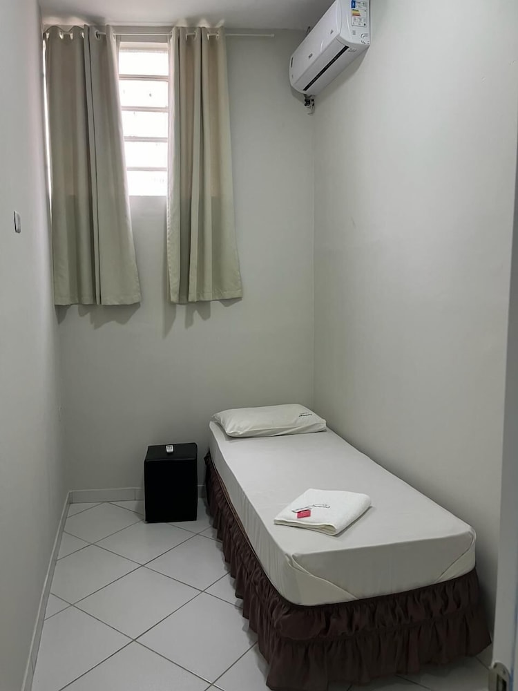 Economy Twin Room photo 1