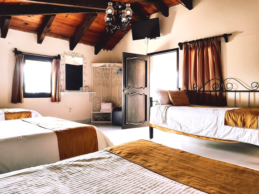 Standard Quadruple Room photo 2