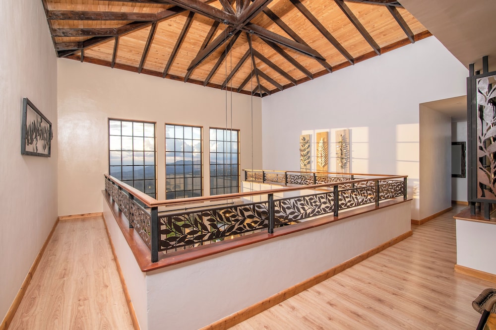 Luxury Villa photo 1