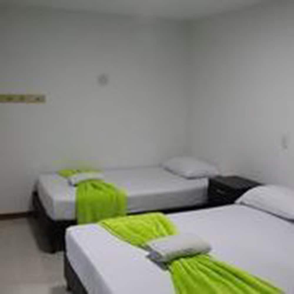 Basic Twin Room, 2 Twin Beds, Non Smoking