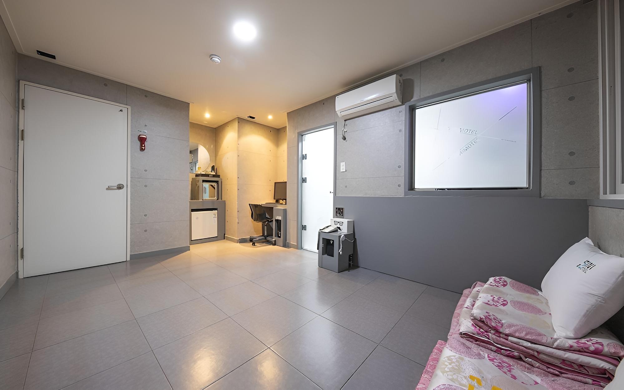Room (Ondol (bathtub/room air conditioning/) photo 2