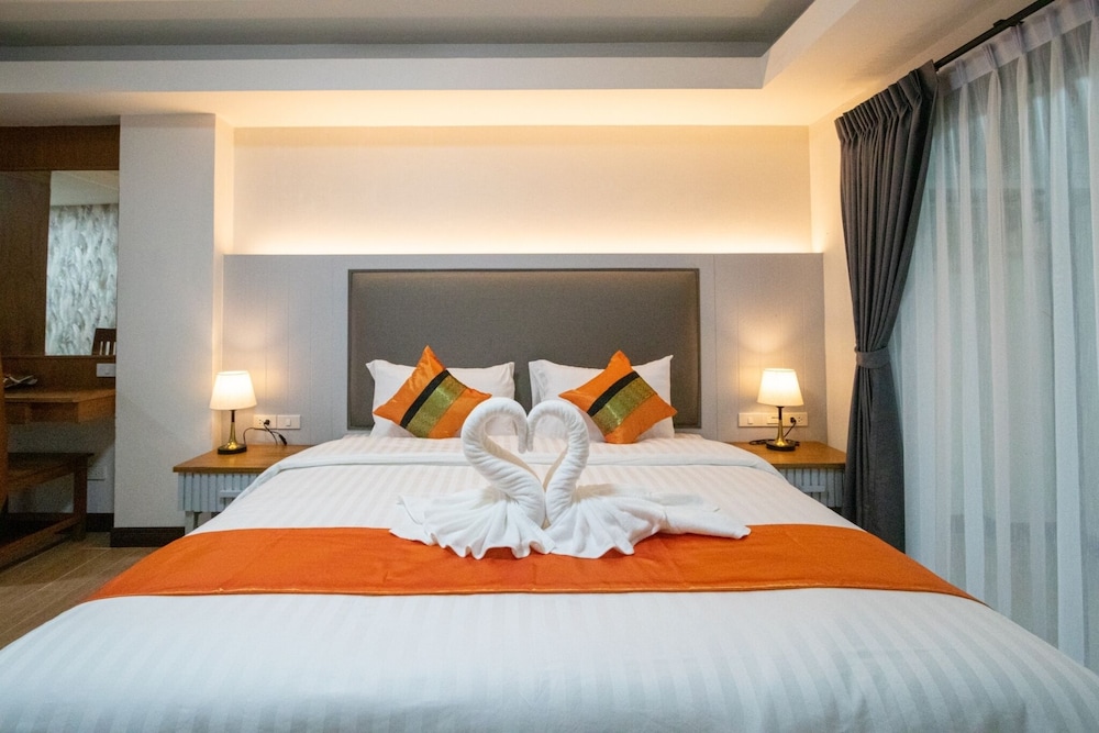 Grand Studio Suite, 1 King Bed photo 2