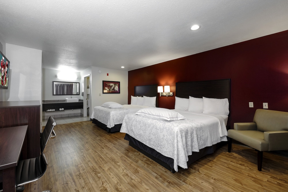 Premium Room, 2 Queen Beds (Upgraded Bedding & Snack, Smoke Free) - Photo 5