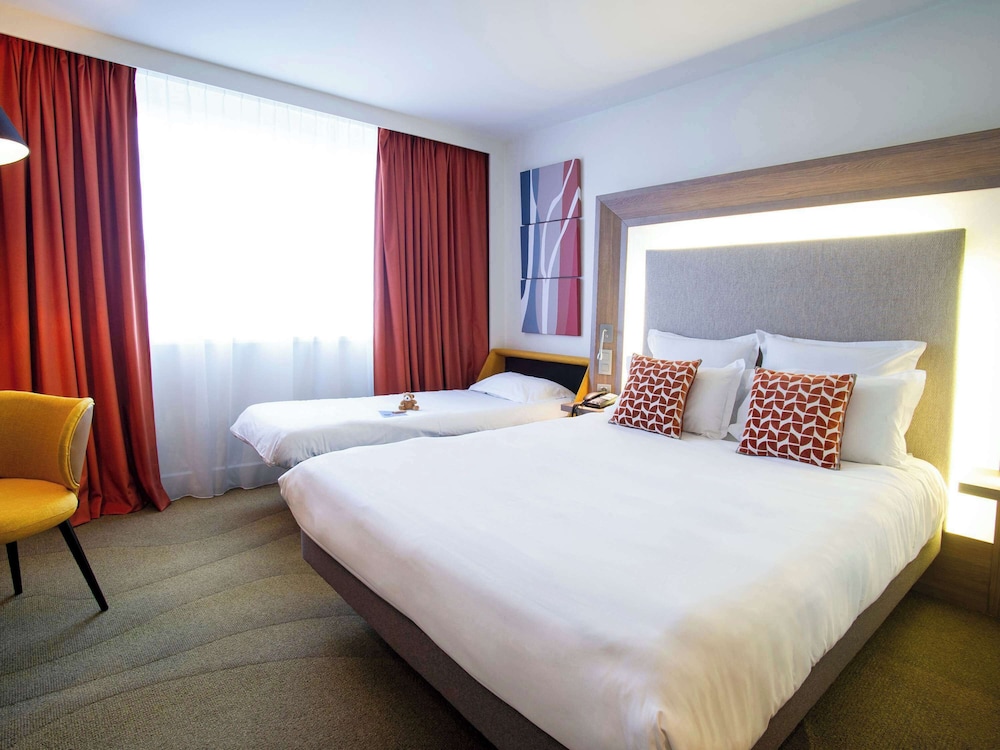 Classic Room, 1 Queen Bed with Sofa bed (and Meridienne)