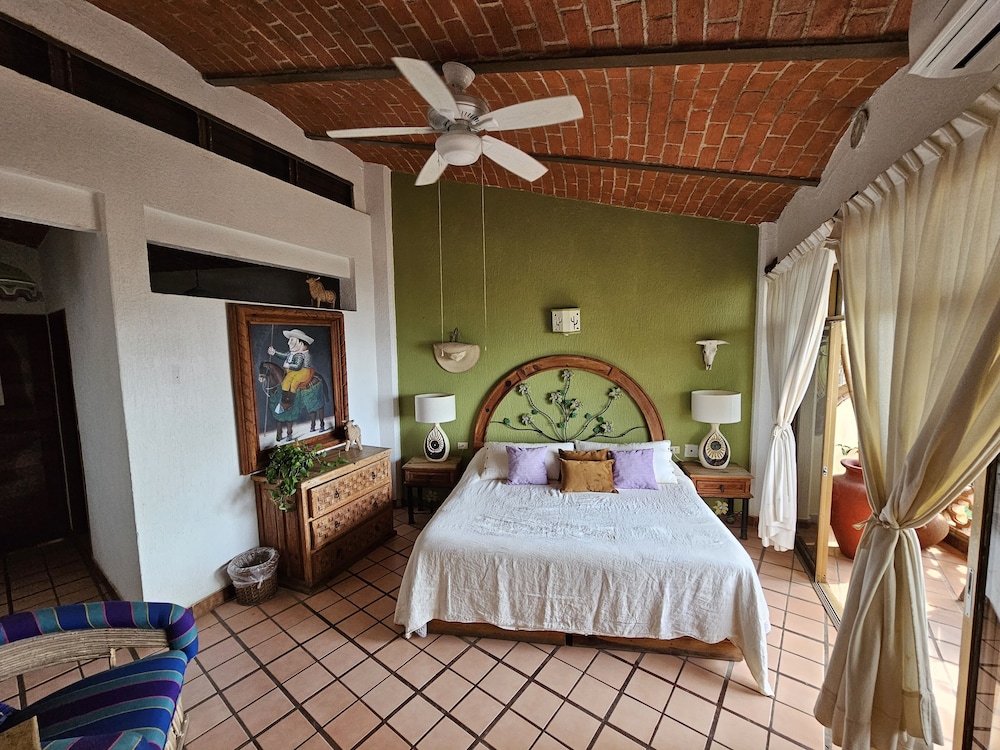 Panoramic Double Room, 1 King Bed, Ocean View photo 1