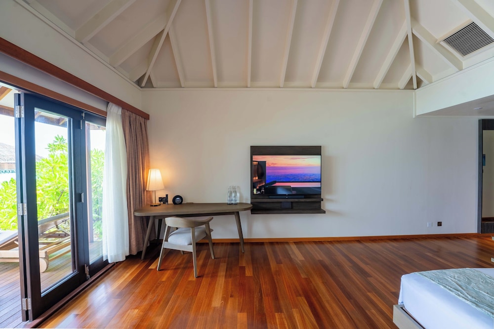 Sunset Jacuzzi Beach Villa - Photo 2