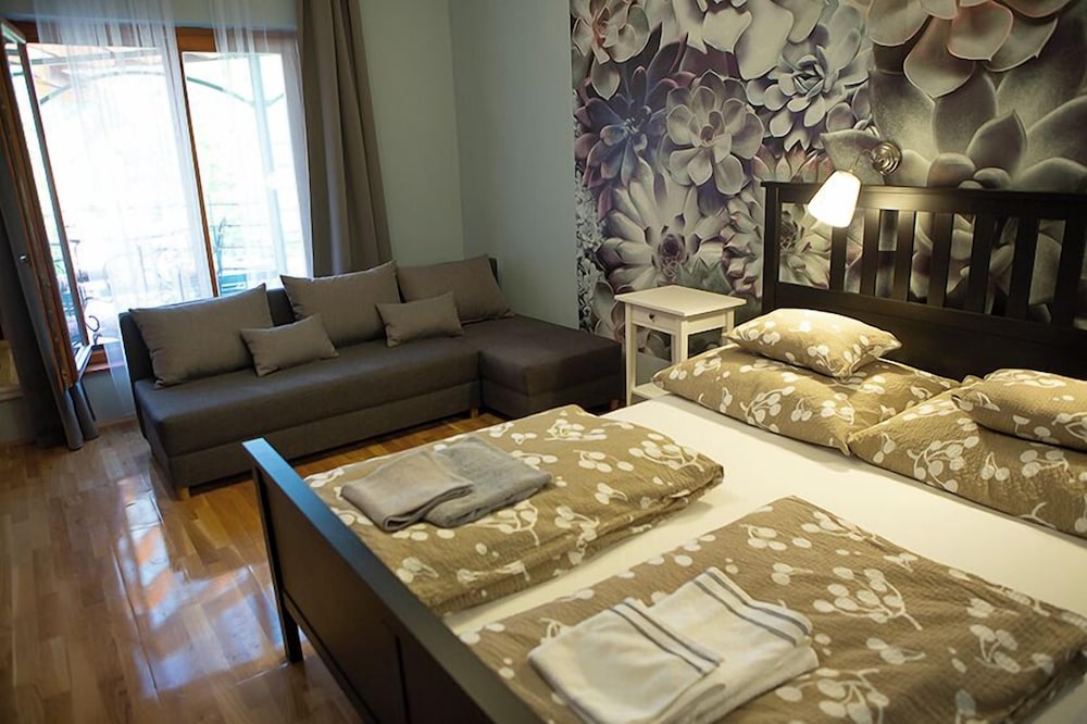 Family Triple Room, Patio, Garden View