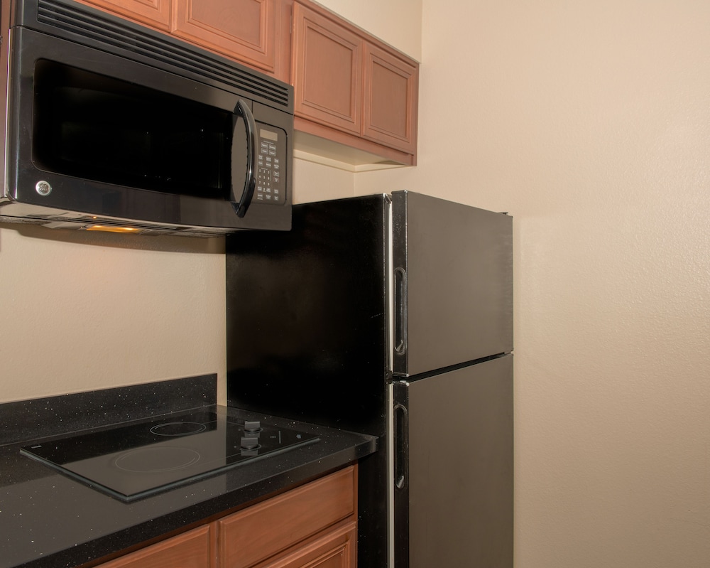 One Bedroom Suite Accessible - Photo 4