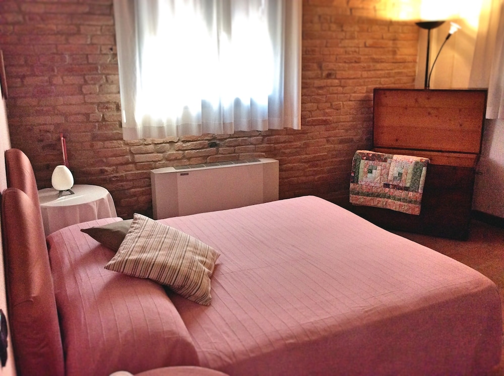 Deluxe Double or Twin Room photo 1
