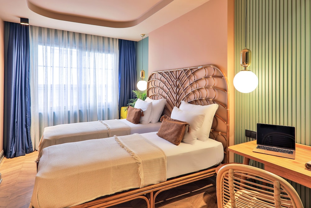 Deluxe Room - Photo 2
