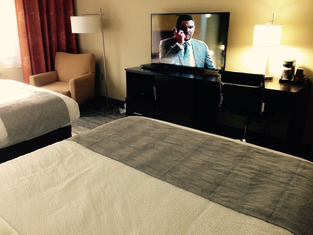 Deluxe Room, 2 Queen Beds photo 3