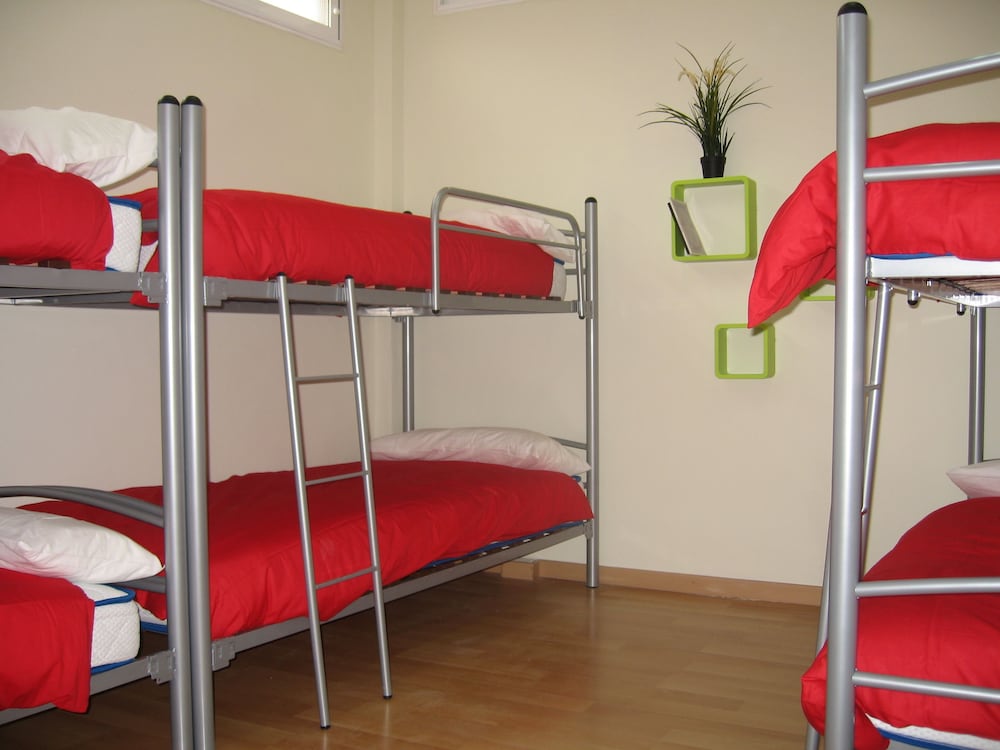 Dormitorio compartido, baño compartido (6 camas)