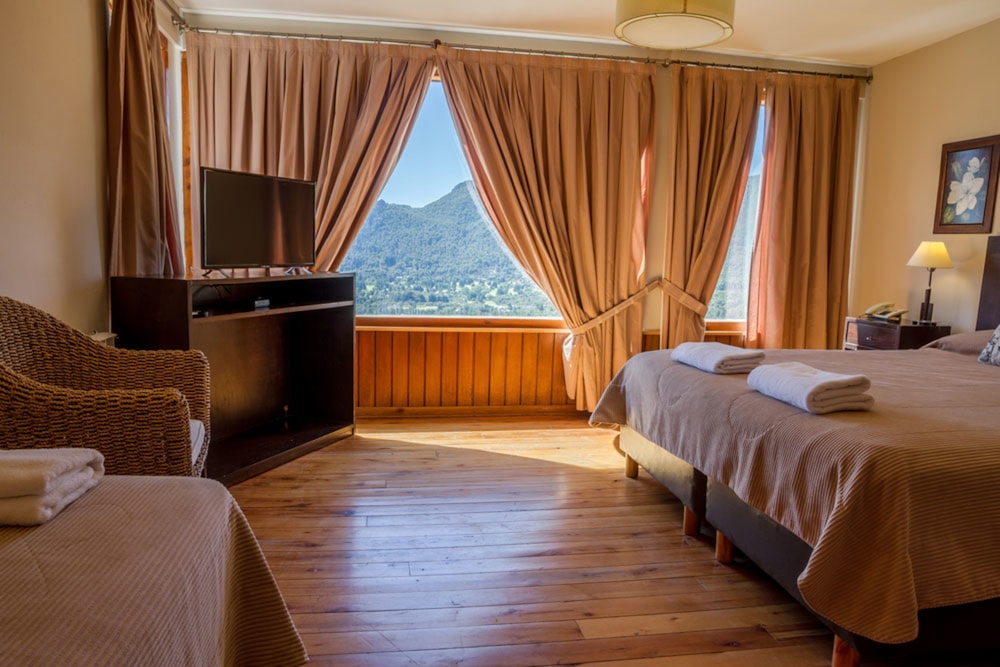 Superior Room, Lake View
