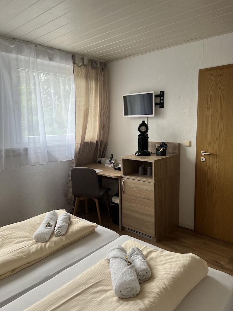Double or Twin Room, 2 Twin Beds, Non Smoking photo 3
