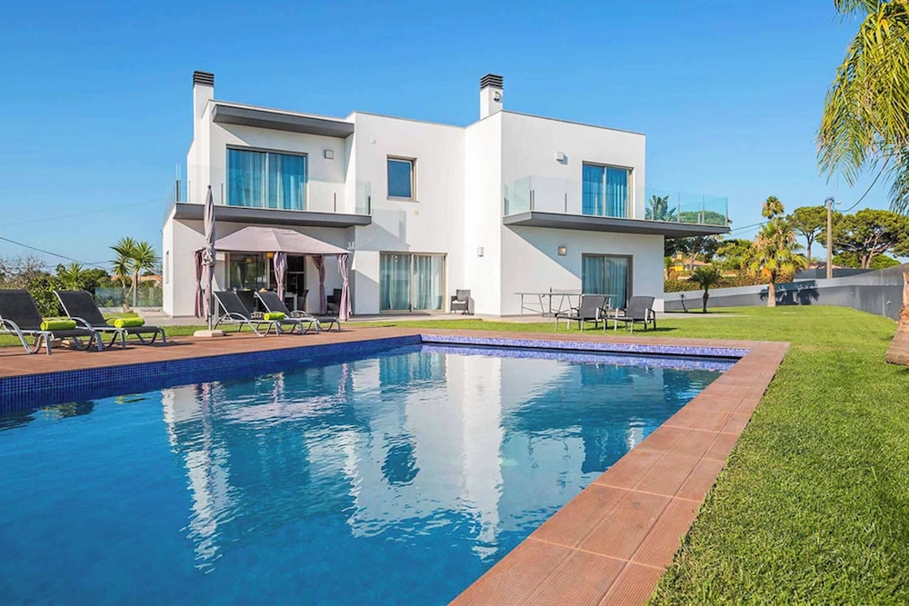 Villa (4 Bedrooms)