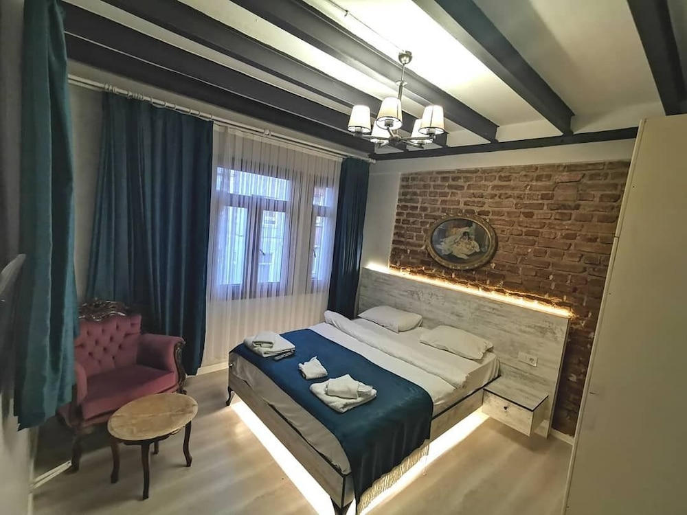 Economy Double Room photo 1