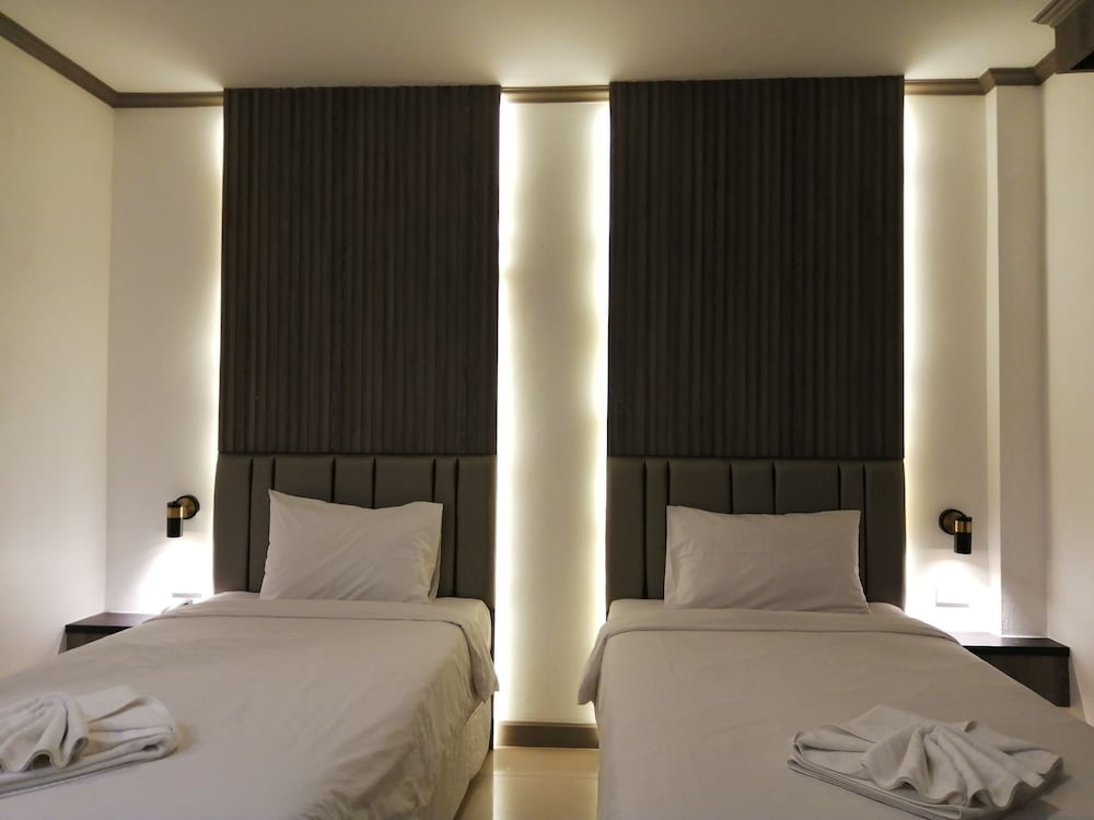 Deluxe Twin Room photo 3
