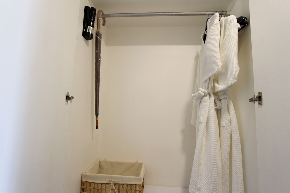 Deluxe Twin Room - Photo 6