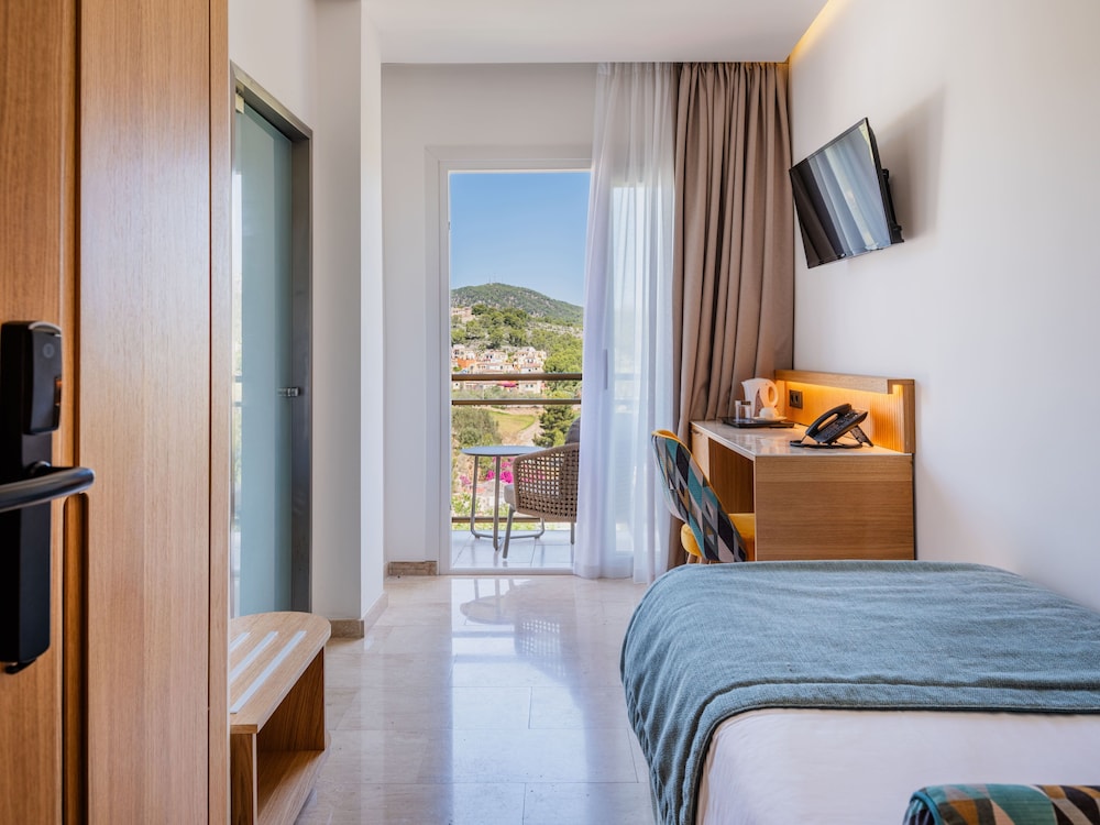 Single Room, Balcony