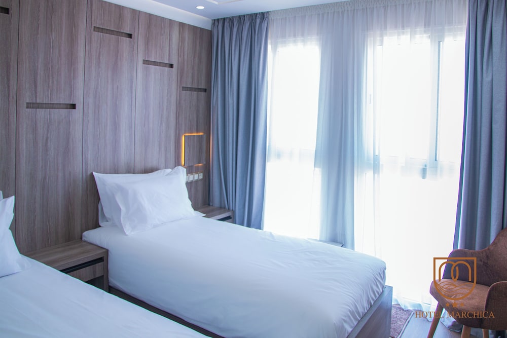Standard Twin Room, 2 Twin Beds - Photo 6