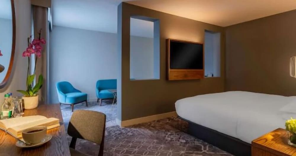 Suite, 1 King Bed