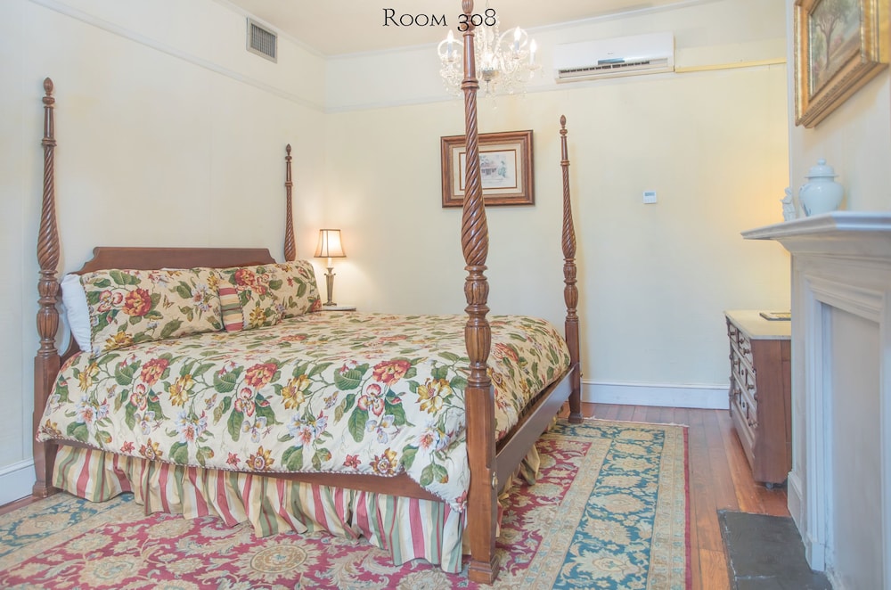Room, 1 Queen Bed (308), Stairs Required photo 2