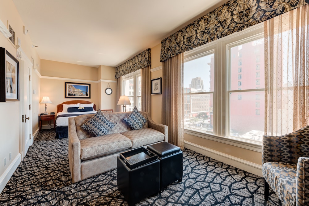 Junior Studio, 1 Queen Bed with Sofa bed, City View - Photo 8